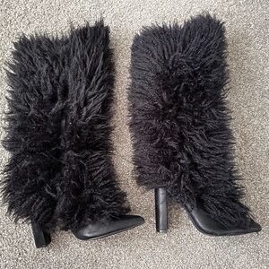 Elegant Black Furry Heeled Boots